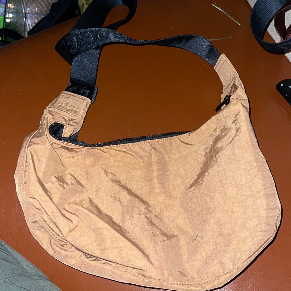 Baggu Crescent
